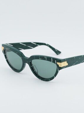 Bottega Veneta BV1035S 004 Sunglasses Green Cat Eye Frame, Green Lenses